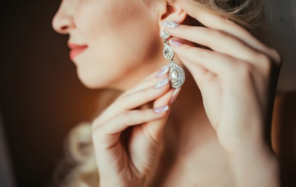 Women jewelleries areq235